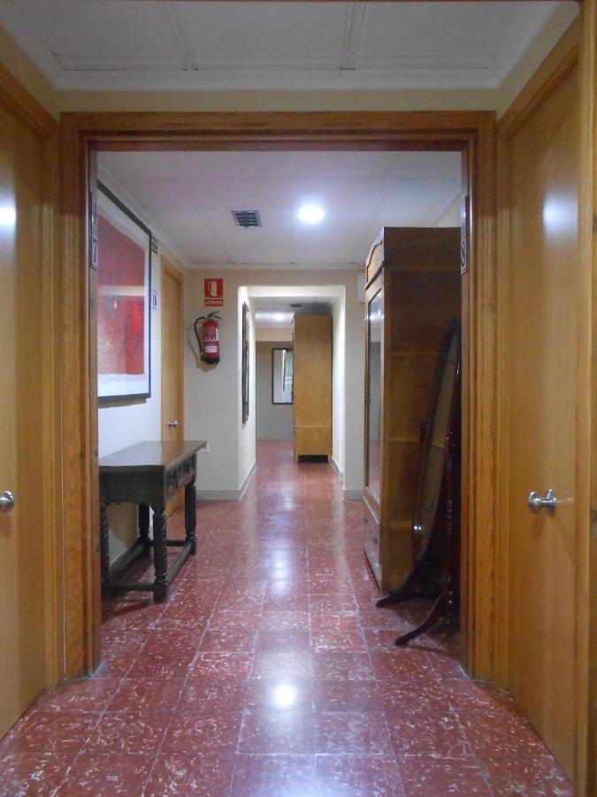 Hostal El Callejon Tarragona Exterior photo
