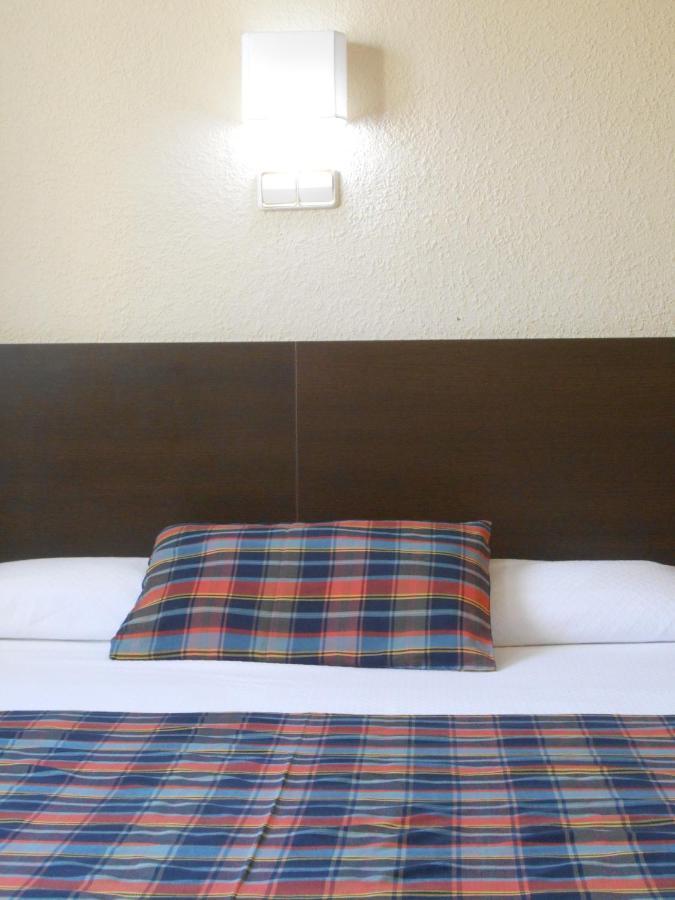 Hostal El Callejon Tarragona Exterior photo