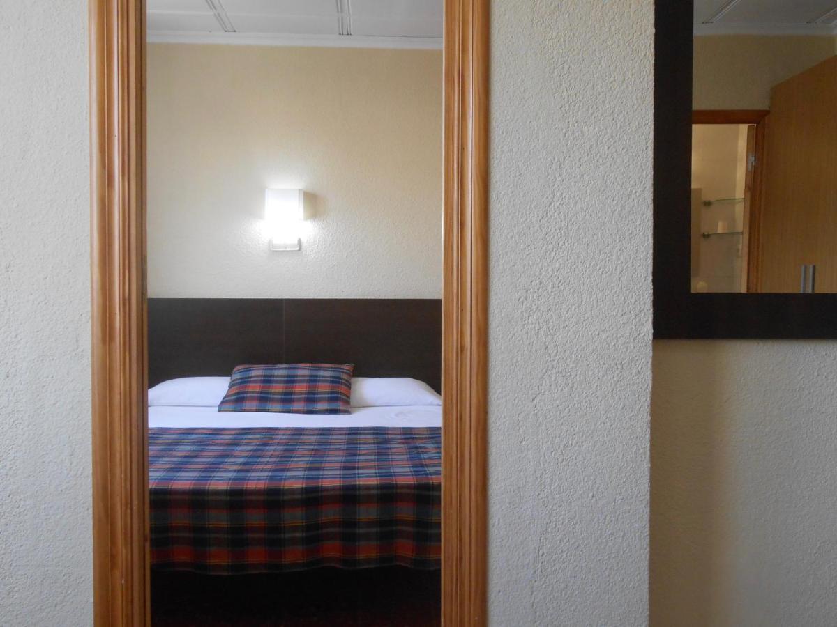Hostal El Callejon Tarragona Exterior photo
