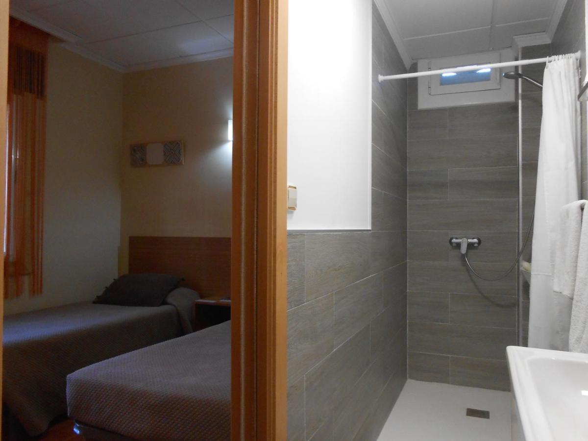 Hostal El Callejon Tarragona Exterior photo