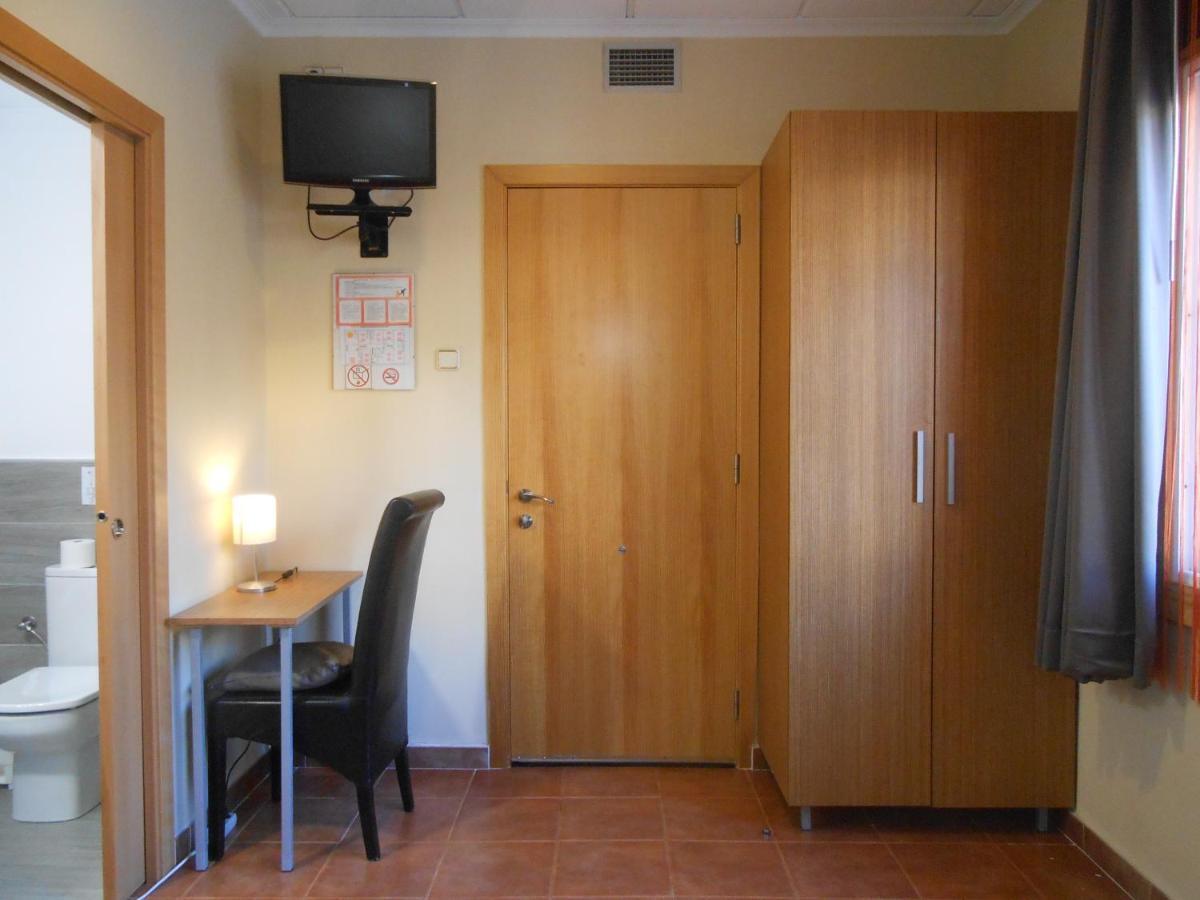 Hostal El Callejon Tarragona Exterior photo