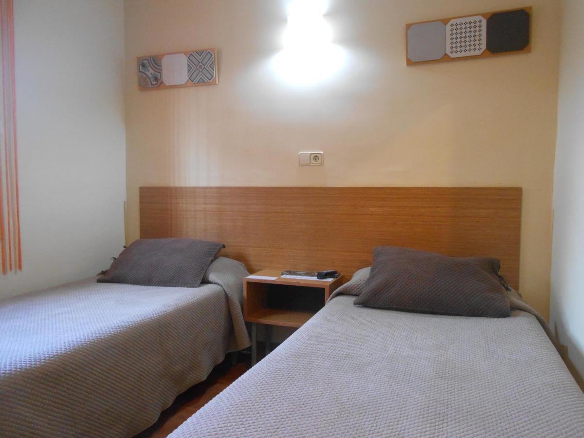 Hostal El Callejon Tarragona Exterior photo