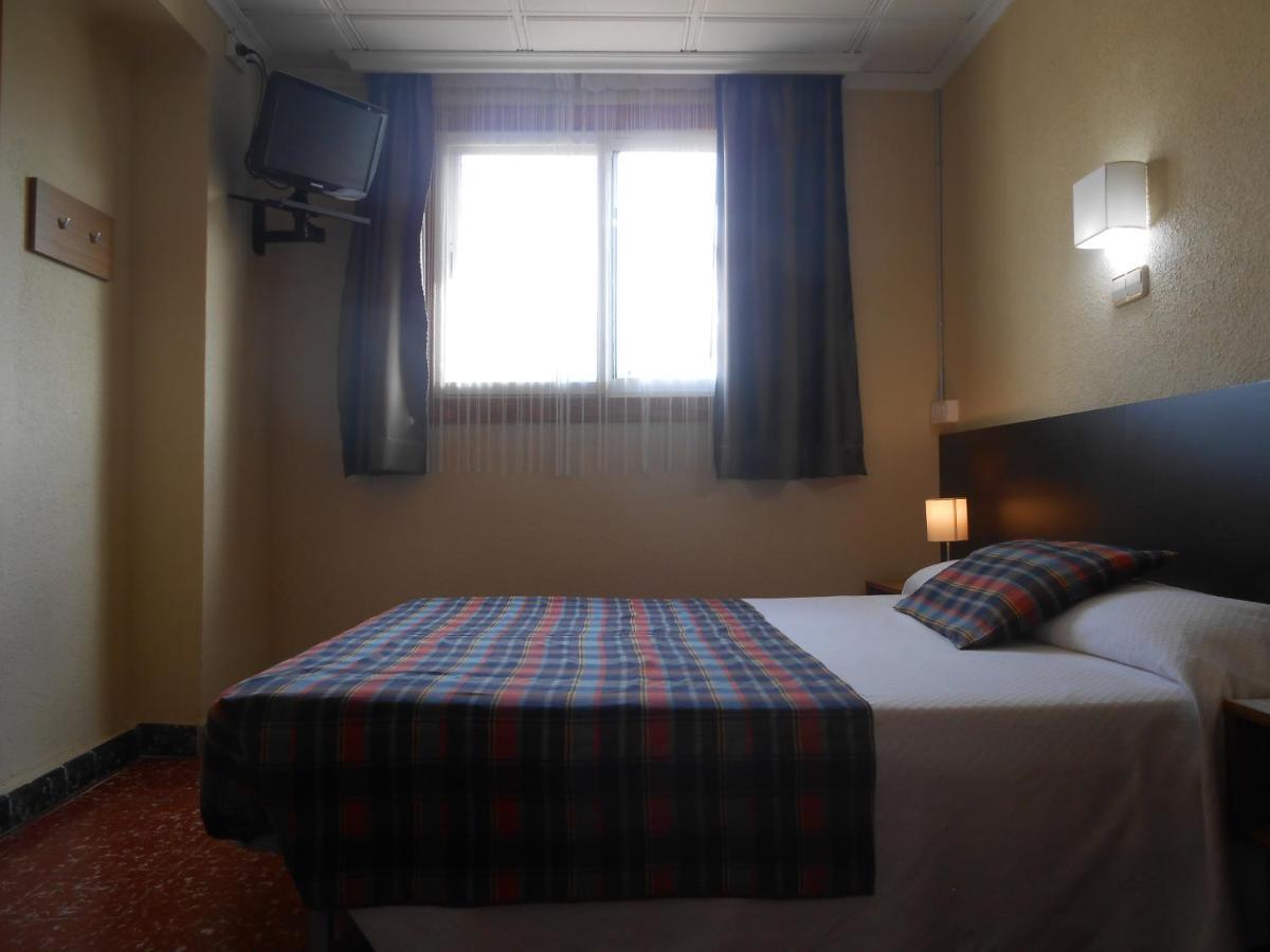 Hostal El Callejon Tarragona Exterior photo