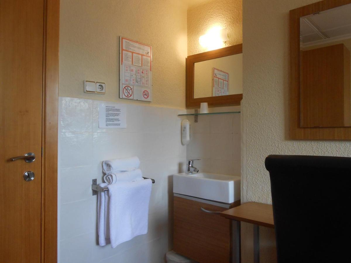 Hostal El Callejon Tarragona Exterior photo