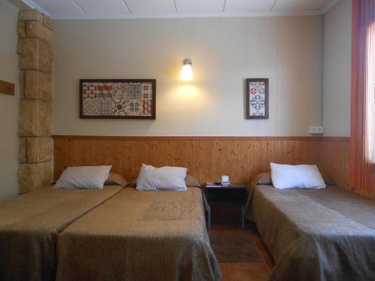 Hostal El Callejon Tarragona Exterior photo