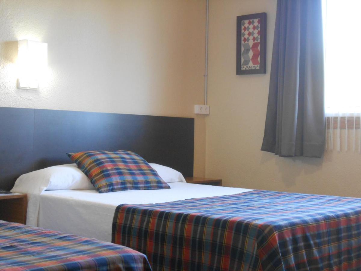 Hostal El Callejon Tarragona Exterior photo