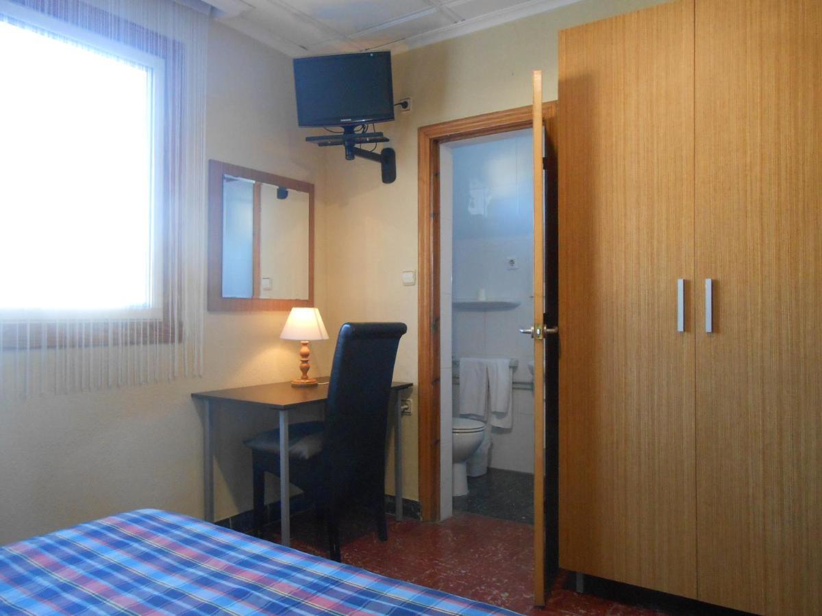 Hostal El Callejon Tarragona Exterior photo
