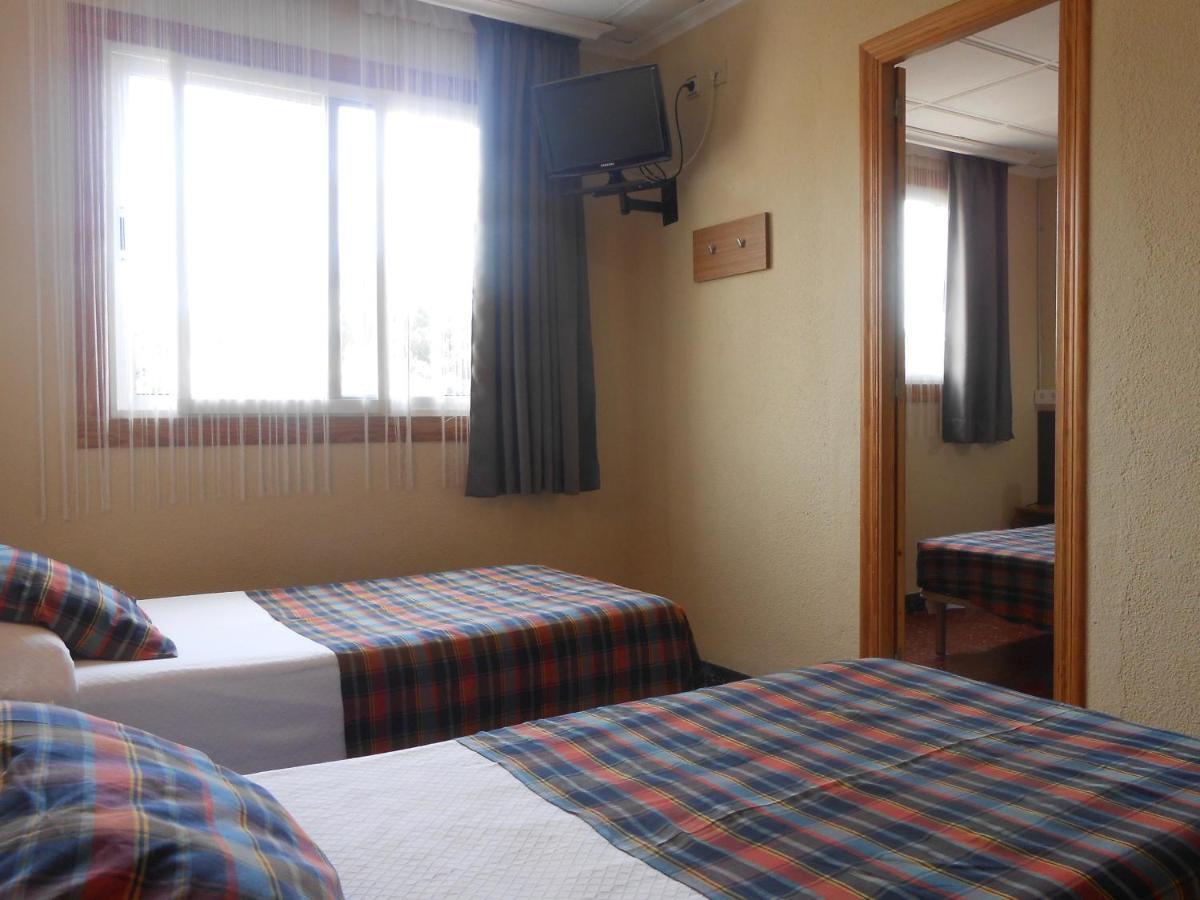 Hostal El Callejon Tarragona Exterior photo