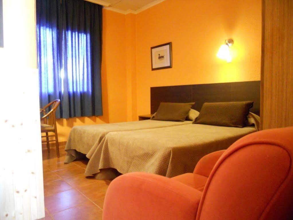 Hostal El Callejon Tarragona Exterior photo