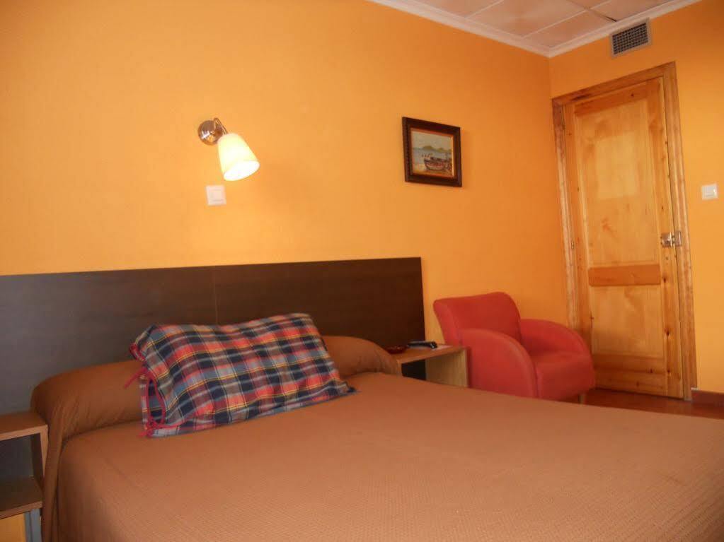 Hostal El Callejon Tarragona Exterior photo