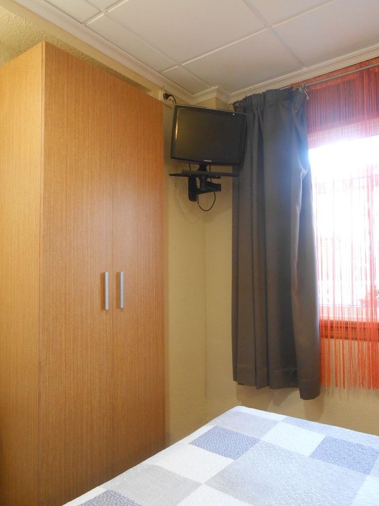 Hostal El Callejon Tarragona Exterior photo